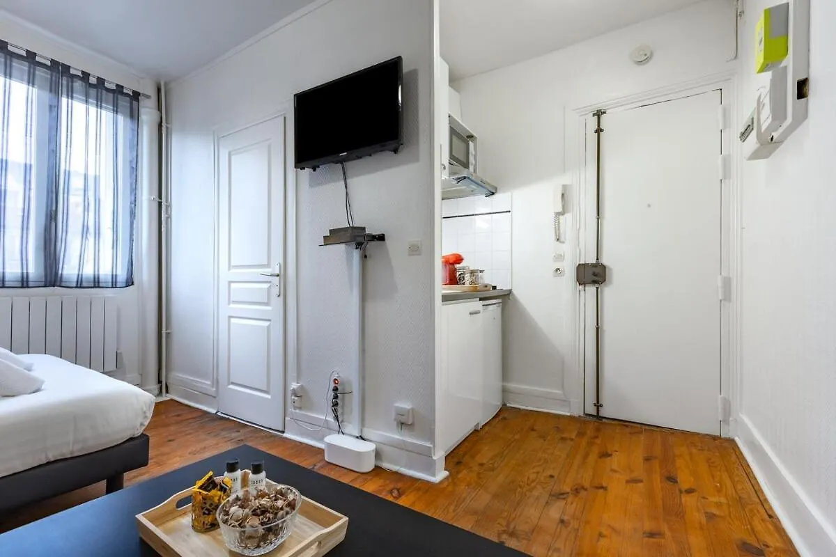 Cozy Studio Near Montparnasse París 0*,  Francia